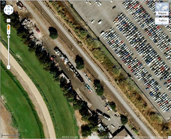 Foto satellitare del deposito autodemolizioni (Via Google Maps)
